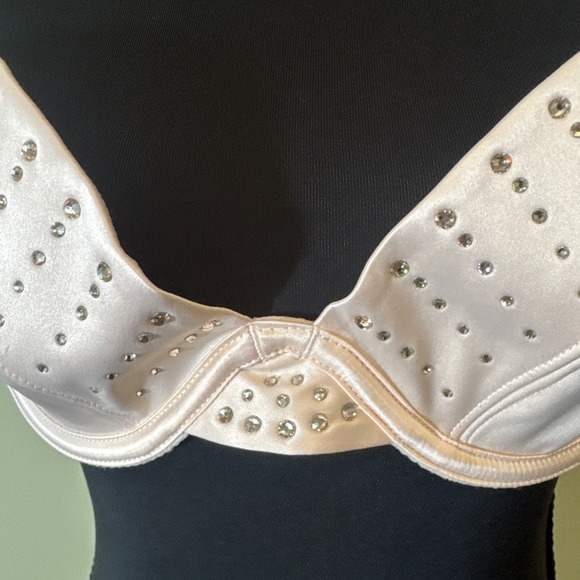 Honey Birdette‎ Crystal Champagne Bra Satin Rhinestone NWOT Size 36D - Picture 3 of 7